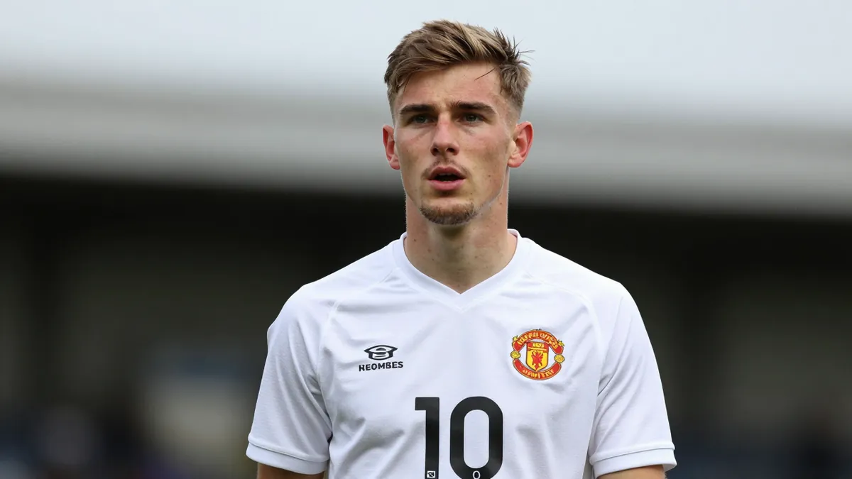 Peterborough United Sign Ethan Williams from Manchester United